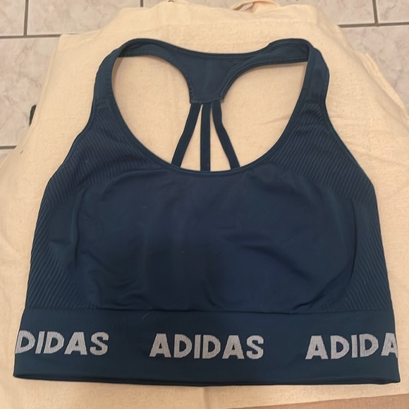 Adidas Women’s training branded Aeroknit Bra - Picture 4 of 7